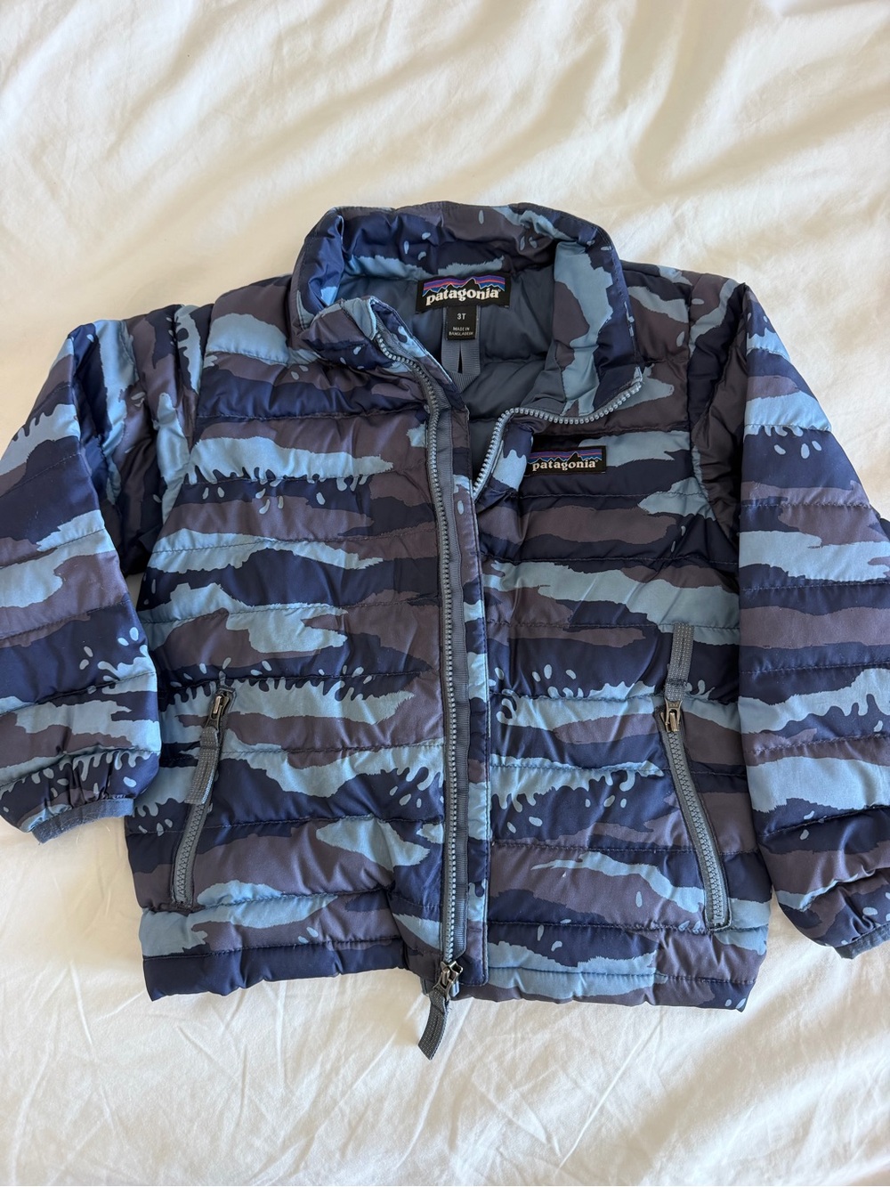 Patagonia Kids' Navy & Light Blue Puffer Wave/ Camo Jacket